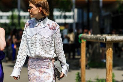 atmosphere details, black bandana, detail, embroidered shirt, embroidered skirt, fashion week, frenchystyle, FW, horizontal, jonathan paciullo, lace shirt, MENSWEAR, PARIS, PFW, SPRING SUMMER 2017, SS 17, street style, sunglasses, white shirt, white skirt