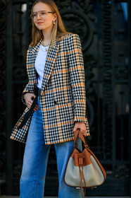 alexandra carl, beige jacket, blazer, blue denim, camel bag, checked, denim pants, gingham, graphic jacket, jeans, leather bag, loewe, plaid, printed jacket, trousers, white t shirt, PARIS, PFW, street style, jonathan paciullo, FW, frenchystyle, fashion week, AUTUMN WINTER 2019-2020, AW 19-20, FALL WINTER 2019-2020, FW 19-20, vertical, atmosphere details, detail