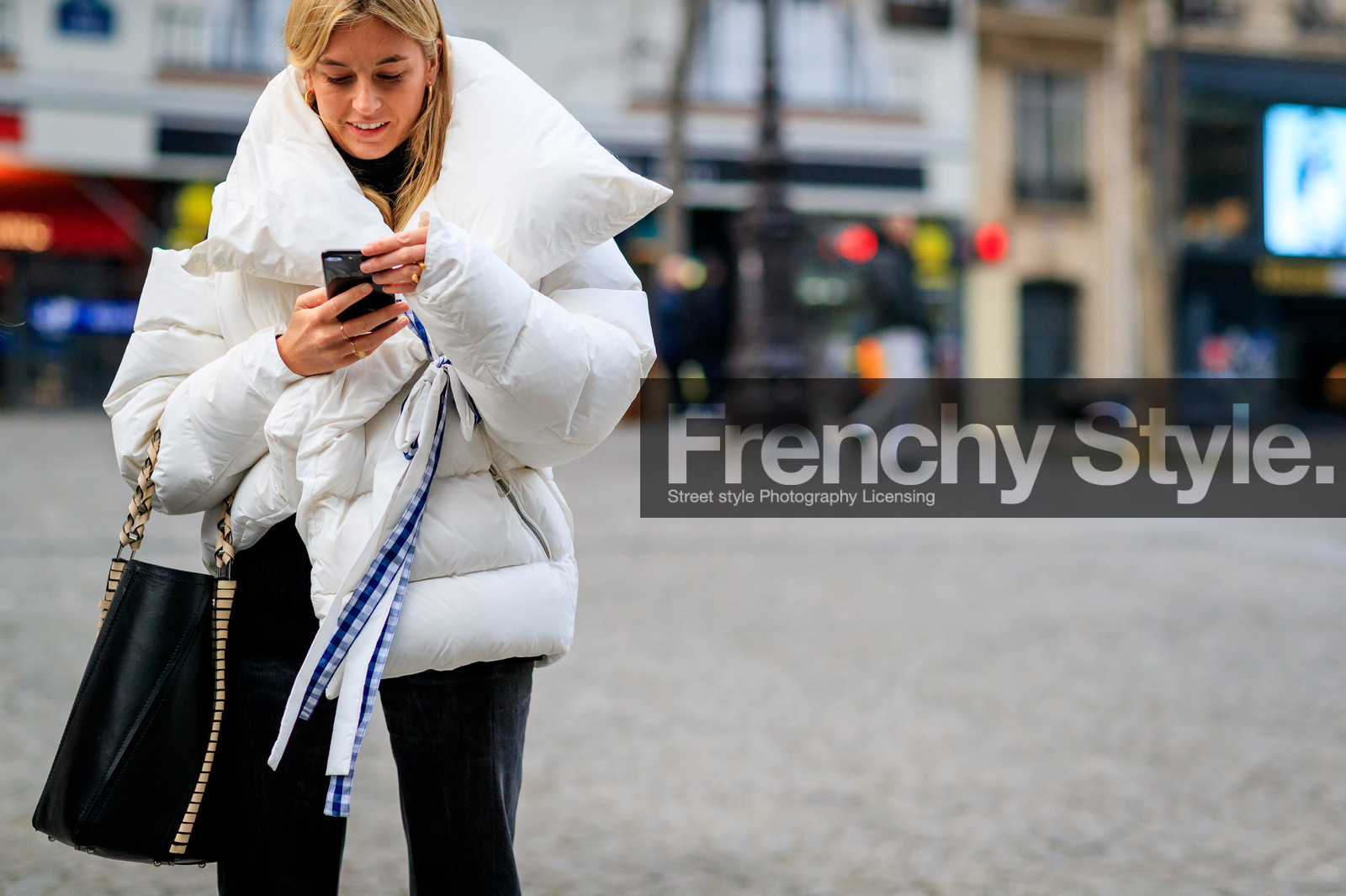 black bag, black denim, denim pants, down jacket, jeans, leather bag, trousers, white coat, white jacket, fashion week, frenchystyle, FW, jonathan paciullo, street style, PFW, PARIS, SPRING SUMMER 2017, SS 17, HAUTE COUTURE, atmosphere details, detail, horizontal, camille charriere