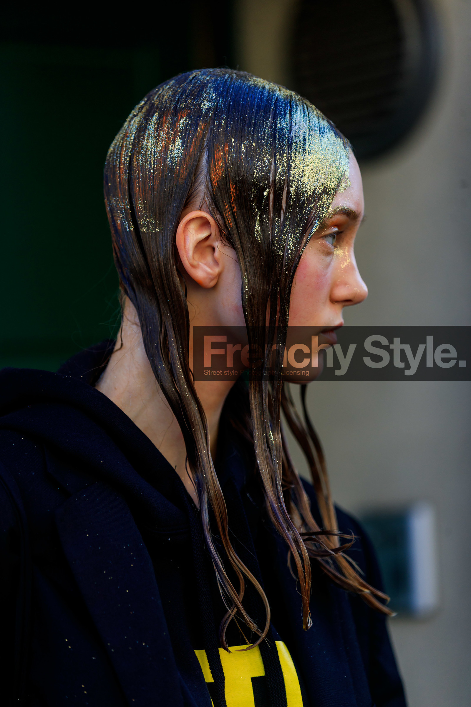 model, glitter face, glitter hair, make up, make up details, hair details, black jacket, black hoodie, moncler hoodie, printed hoodie, close up detail, strassed make up, fashion week, frenchystyle, FW, jonathan paciullo, street style, MFW, MILAN, AUTUMN WINTER 2020-2021, FALL WINTER 2020-2021, FW 20-21, vertical, atmosphere details, detail, portrait