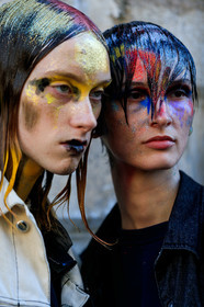 model, glitter face, glitter hair, make up, make up details, hair details, strassed make up, close up detail, multicolor make up, black lipstick, fashion week, frenchystyle, FW, jonathan paciullo, street style, MFW, MILAN, AUTUMN WINTER 2020-2021, FALL WINTER 2020-2021, FW 20-21, vertical, atmosphere details, detail, portrait