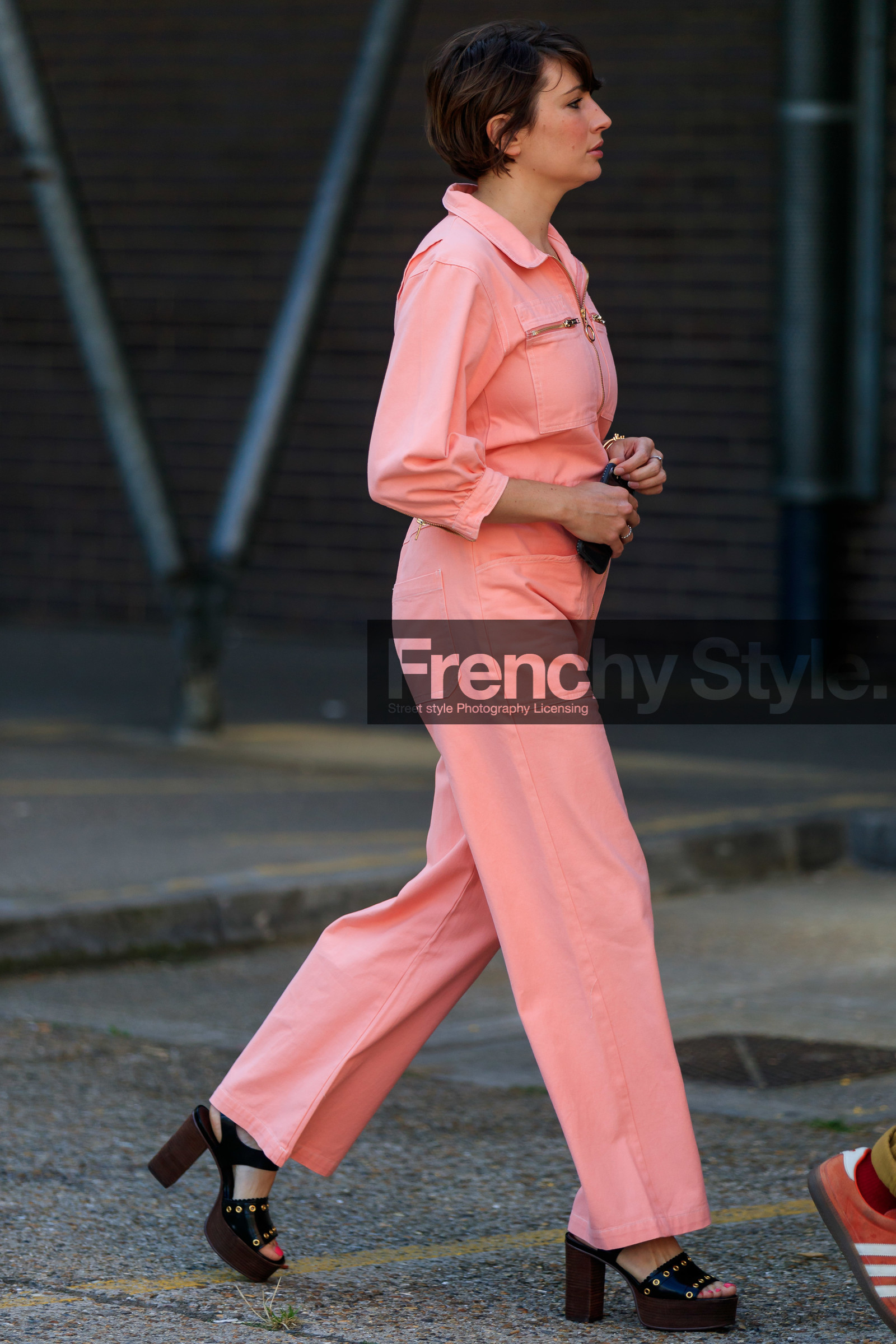pink jumpsuit, high heels sandals, black polish sandals, wooden heels sandals, studs sandals, fashion week, frenchystyle, FW, jonathan paciullo, street style, vertical, full length