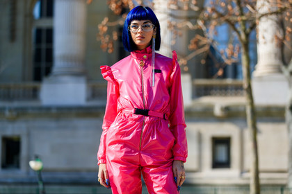 blue hair, dyed hair, earrings, pink jumpsuit, sita abellan, sunglasses, trousers, PARIS, PFW, street style, jonathan paciullo, FW, frenchystyle, fashion week, AUTUMN WINTER 2019-2020, AW 19-20, FALL WINTER 2019-2020, FW 19-20, horizontal, atmosphere details, detail
