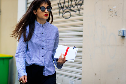 atmosphere details, blue shirt, detail, fashion week, frenchystyle, FW, graphic shirt, horizontal, jonathan paciullo, MENSWEAR, PARIS, PFW, printed shirt, SPRING SUMMER 2018, SS 18, street style, striped shirt, stripes, sunglasses, trousers