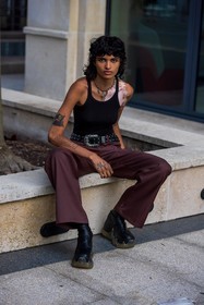 belt, black belt, black sneakers, black tank top, black top, brown pants, eyeliner, leather belt, makeup, necklace, Precilla Cheseaux, tank top, tattoo, western belt, street style, jonathan paciullo, FW, frenchystyle, fashion week, PFW, PARIS, SPRING SUMMER 2022, SS 22, vertical, atmosphere details