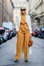AUTUMN WINTER 2017-2018, AW 17-18, beige pants, beige sweater, black shoes, brown bag, FALL WINTER 2017-2018, fashion week, frenchystyle, full length, FW, FW 17-18, high heels, jonathan paciullo, leather bag, leather shoes, linda tol, MFW, MILAN, printed pants, street style, sunglasses, trousers, vertical, white coat