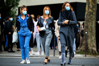 black leather bag, black leather jacket, black leather sandals, denim, denim jumpsuit, white leather sneakers, adidas sneakers, grey pants, crossbody bag, white leather bag, chanel bag, bicolor bag, grey coat, grey boots, velvet boots, covid face mask, street style, jonathan paciullo, FW, frenchystyle, fashion week, PFW, PARIS, SPRING SUMMER 2021, SS 21, horizontal, atmosphere details, full length