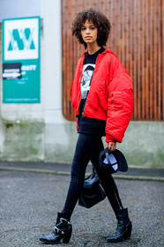 AUTUMN WINTER 2017-2018, AW 17-18, black bag, black boots, black cap, black pants, black shoes, black t shirt, bomber jacket, cowboy boots, FALL WINTER 2017-2018, fashion week, frenchystyle, full length, FW, FW 17-18, high heels, jonathan paciullo, leather bag, leather shoes, MFW, MILAN, model, printed t shirt, red jacket, shelby hayes, street style, trousers, vertical