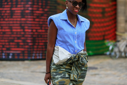 big chain necklace, blue shirt, celine sunglasses, chain necklace, charms necklace, dangling earrings, hand bag, kaki jumpsuit, knot details, knoted jumpsuit, military jumpsuit, military printed jumpsuit, multi necklace, pearl earrings, scale sunglasses, sleeveless shirt, striped shirt, white shirt, fashion week, frenchystyle, FW, jonathan paciullo, street style, PFW, PARIS, SPRING SUMMER 2020, SS 20, horizontal, atmosphere details, detail