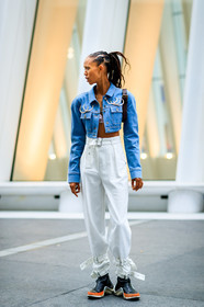 adesuwa, black shoes, blue denim, denim jacket, embroideries, high waist, leather shoes, model, necklace, tattoos, trousers, white pants, street style, jonathan paciullo, FW, frenchystyle, fashion week, NYFW, NEW YORK, SPRING SUMMER 2019, SS 19, vertical, full length