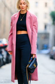 black bag, black pants, black sweater, crop top, leather bag, louis vuitton, necklace, pink coat, trousers, fashion week, frenchystyle, FW, jonathan paciullo, street style, MFW, MILAN, SPRING SUMMER 2019, SS 19, vertical, atmosphere details, detail