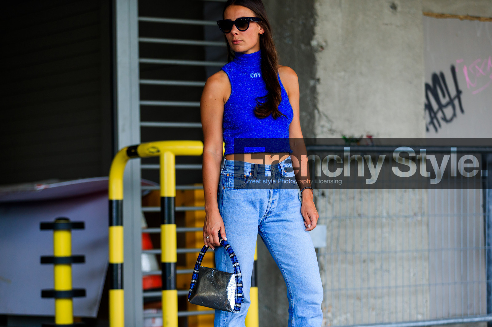 alice & j.s, atmosphere details, blue denim, blue top, denim pants, detail, fashion week, frenchystyle, FW, high waist jeans, high wia, horizontal, jeans, jonathan paciullo, leather bag, levi's, MENSWEAR, off white, PARIS, PFW, shiny bag, silver bag, SPRING SUMMER 2018, SS 18, street style, sunglasses, trousers