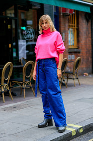 pink pullover, turtleneck pullover, blue jeans, denim, flare jeans, loose jeans, fashion week, frenchystyle, FW, jonathan paciullo, street style, vertical, full length