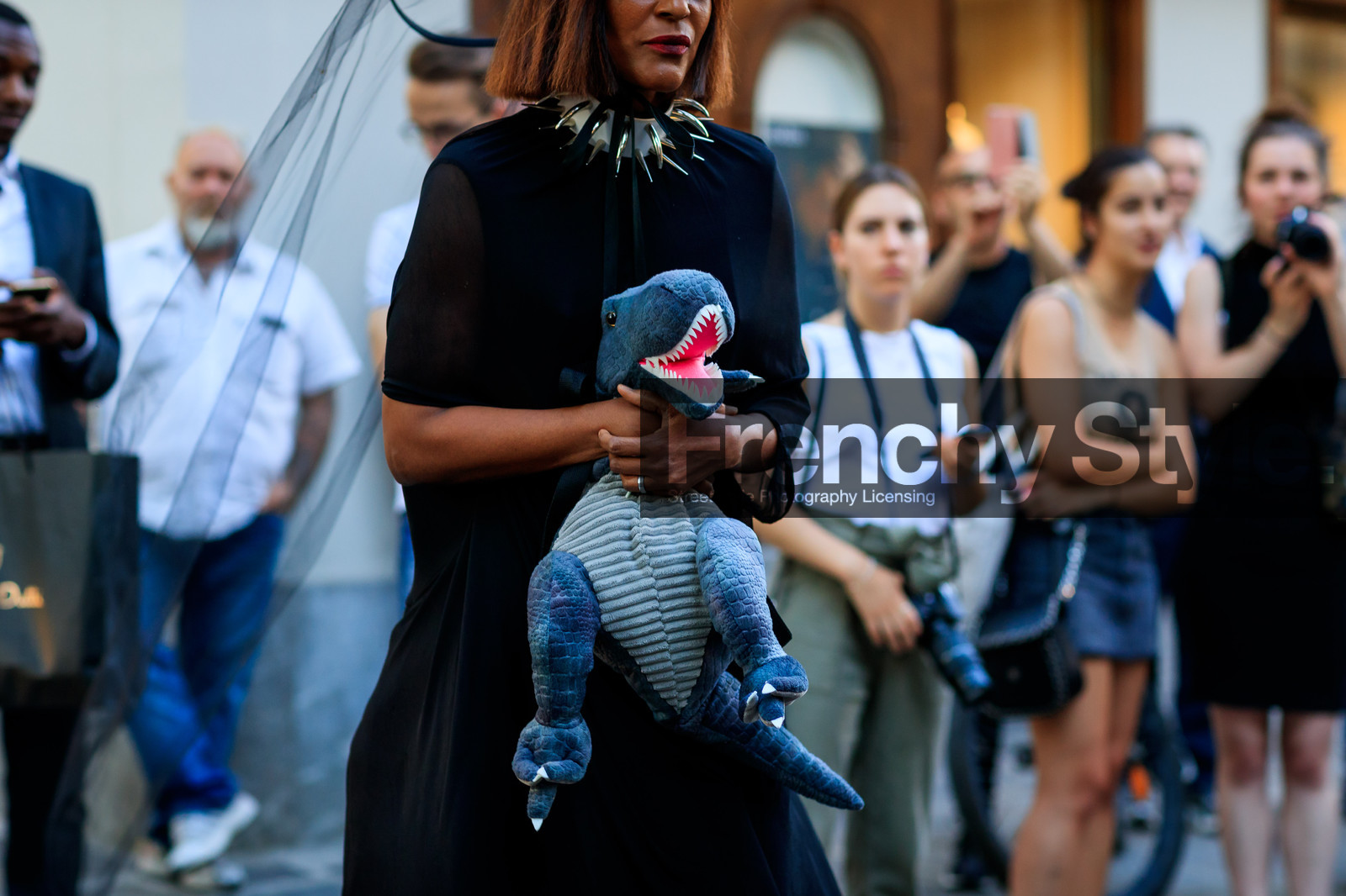 black and white, black dress, black hat, choker, veil, PFW, fashion week, frenchystyle, FW, jonathan paciullo, street style, PARIS, horizontal, atmosphere details, detail, AUTUMN WINTER 2018-2019, FALL WINTER 2018-2019, FW 18-19, michelle elie