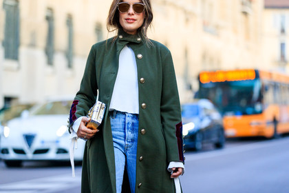 atmosphere details, AUTUMN WINTER 2017-2018, AW 17-18, blue denim, denim pants, detail, FALL WINTER 2017-2018, fashion week, frenchystyle, FW, FW 17-18, gold bag, golden details, green coat, horizontal, jeans, jonathan paciullo, leather bag, louis vuitton, metallic bag, MFW, MILAN, military coat, street style, sunglasses, trousers, white top