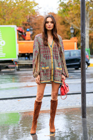 solange smith, chanel bag, chanel cardigan, red leather bag, hand bag, quilted bag, chain strap bag, high boots, camel suede boots, cardigan dress, pullover dress, lurex cardigan, golden cardigan, multicolor cardigan, red cardigan, blue cardigan, split sleeves, jacquard cardigan, PARIS, PFW, SPRING SUMMER 2020, SS 20, fashion week, frenchystyle, FW, jonathan paciullo, street style, vertical, full length