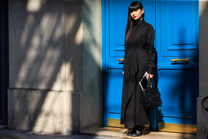 atmosphere details, black boots, black dress, fashion week, frenchystyle, full length, FW, high heels, horizontal, jonathan paciullo, kozue akimoto, leather boots, long hair, maison martin margiela, MENSWEAR, PARIS, PFW, red lips, shirt dress, SPRING SUMMER 2017, SS 17, street style, tabi shoes