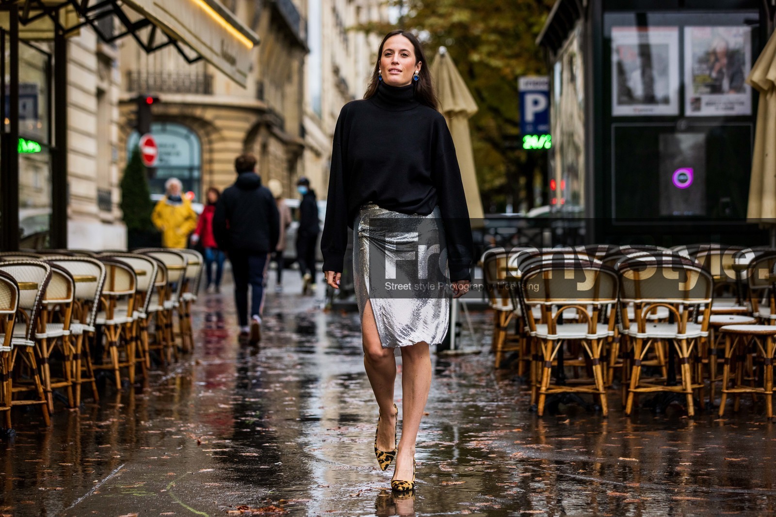 animal print, Astrid Boutrot, black turtleneck, earrings, heels, leopard heels, leopard shoes, printed heels, sequins, silver skirt, skirt, splited skirt, turtleneck, fashion week, frenchystyle, FW, jonathan paciullo, street style, PFW, PARIS, SPRING SUMMER 2022, SS 22, atmosphere details, full length, horizontal
