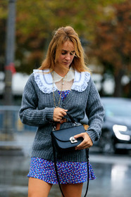 floral printed dress, blue dress, mini dress, grey cardigan, big collar, black leather bag, crossbody bag, belted cardigan, PARIS, PFW, SPRING SUMMER 2020, SS 20, fashion week, frenchystyle, FW, jonathan paciullo, street style, vertical, atmosphere details, detail