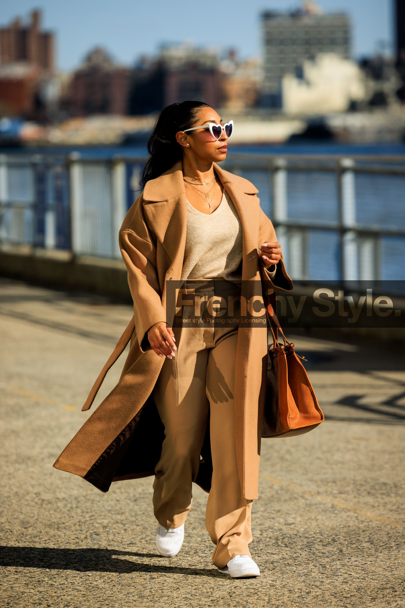 beige full look, beige trench, long trench coat, high waist pants, beige pants, white sneakers, cream low cut top, orange handbag, fashion week, frenchystyle, FW, jonathan paciullo, street style, NYFW, NEW YORK, AUTUMN WINTER 2022-2023, FALL WINTER 2022_2023, FW 22-23, vertical, full length