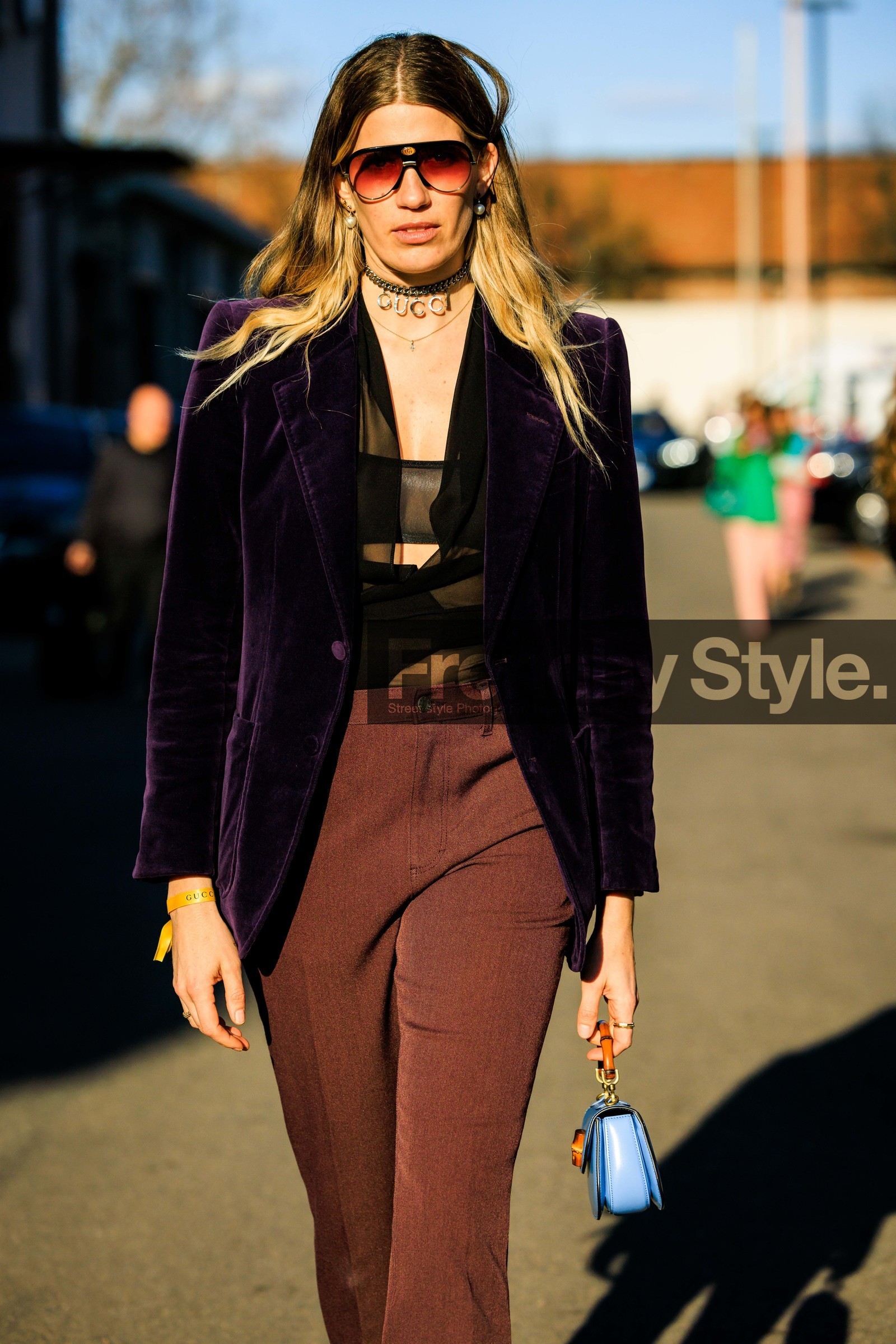 pilot glasses, red glasses, gucci, purple blazer, velvet blazer, cut out top, pearl earrings, gucci choker, straight cut pants, red pants, blue handbag, mini bag, gucci bamboo bag, veronika heilbrunner, fashion week, frenchystyle, FW, jonathan paciullo, street style, vertical, atmosphere details, detail