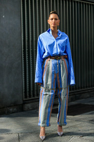 helena bordon, blue shirt, striped shirt, striped pants, dangling earrings, multi earrings, square shape earrings, golden earrings, black earrings, neon orange earrings, blue pants, orange pants, beige pants, carrot pants, embroidered belt, multicolor pants, multicolor belt, ethnic printed belt, oversize shirt, sheer shoes, strassed shoes, plastic shoes, fashion week, frenchystyle, FW, jonathan paciullo, street style, MFW, MILAN, AUTUMN WINTER 2020-2021, FALL WINTER 2020-2021, FW 20-21, vertical, full length