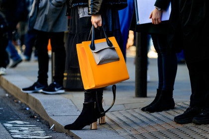 black shoes, black skirt, golden heel, leather bag, leather shoes, orange bag, tights, tulle, fashion week, frenchystyle, FW, jonathan paciullo, street style, LFW, LONDON, AUTUMN WINTER 2019-2020, AW 19-20, FW 19-20, FALL WINTER 2019-2020, horizontal, atmosphere details, detail