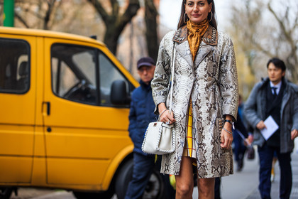 animal print, atmosphere details, AUTUMN WINTER 2016-2017, AW 16-17, brown coat, chanel, detail, FALL WINTER 2016-2017, fashion week, fendi, frenchystyle, FW, FW 16-17, giovanna battaglia, horizontal, jonathan paciullo, leather bag, leather coat, LFW, LONDON, MENSWEAR, snake print, street style, white bag, yellow scarf