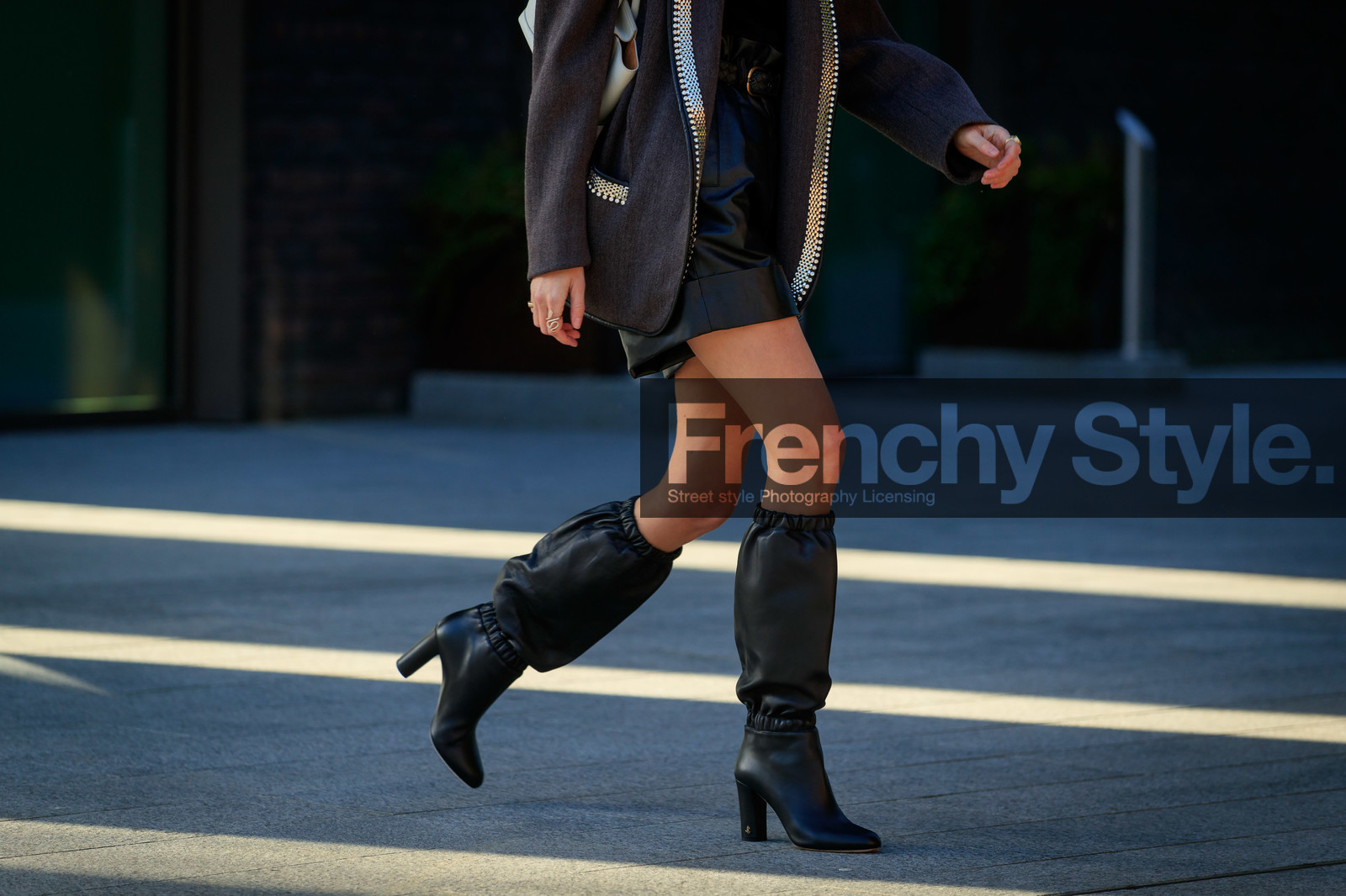 camille charriere, black leather boots, high boots, high heels boots, black leather shorts, black leather belt, dark grey jacket, strassed jacket, studs jacket, close up detail, fashion week, frenchystyle, FW, jonathan paciullo, street style, LFW, LONDON, AUTUMN WINTER 2020-2021, FALL WINTER 2020-2021, FW 20-21, horizontal, atmosphere details, detail