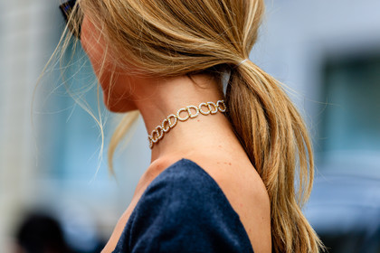 atmosphere details, AUTUMN WINTER 2016-2017, AW 16-17, chiara ferragni, choker, christian dior, detail, FALL WINTER 2016-2017, fashion week, frenchystyle, FW, FW 16-17, grey top, HAUTE COUTURE, horizontal, jonathan paciullo, MENSWEAR, necklace, PARIS, PFW, street style