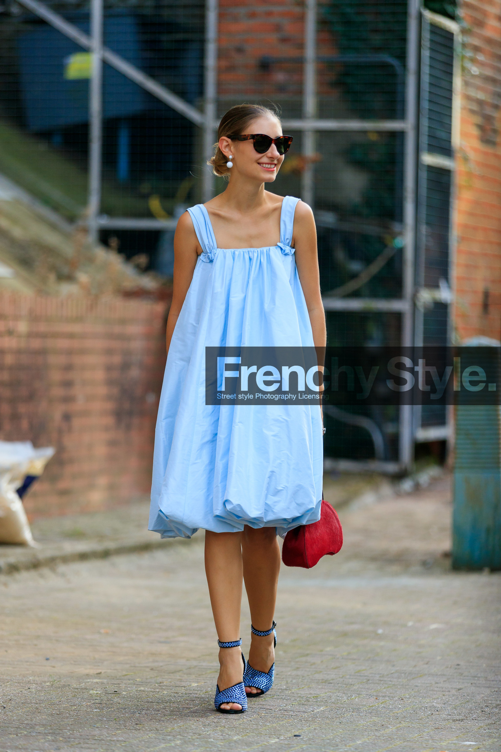 jenny walton, celine sunglasses, light blue dress, sleeveless dress, loose dress, red bag, fur bag, strassed sandals, blue sandals, dangling earrings, white earrings, plastic earrings, pearl earrings, fashion week, frenchystyle, FW, jonathan paciullo, street style, vertical, full length