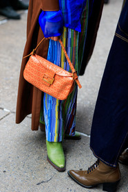 blue pants, blue shirt, brown coat, carola bernard, fendi, geometric, graphic bag, graphic pants, green boots, high heels, leather bag, leather coat, leather shoes, monogram, orange bag, printed bag, printed pants, striped pants, trousers, frenchystyle, jonathan paciullo, street style, NYFW, NEW YORK, AUTUMN WINTER 2019-2020, AW 19-20, FALL WINTER 2019-2020, FW 19-20, fashion week, FW, vertical, atmosphere details, detail