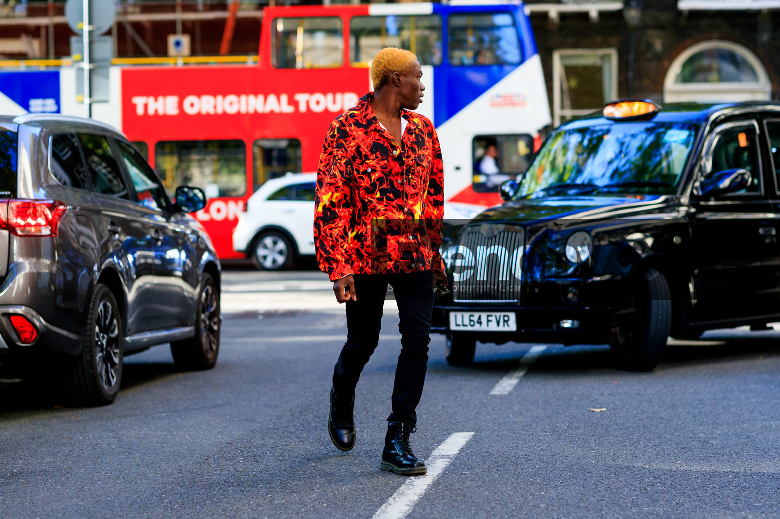 fire printed jacket, denim jacket, fashion week, frenchystyle, FW, jonathan paciullo, street style, atmosphere details, horizontal, full length