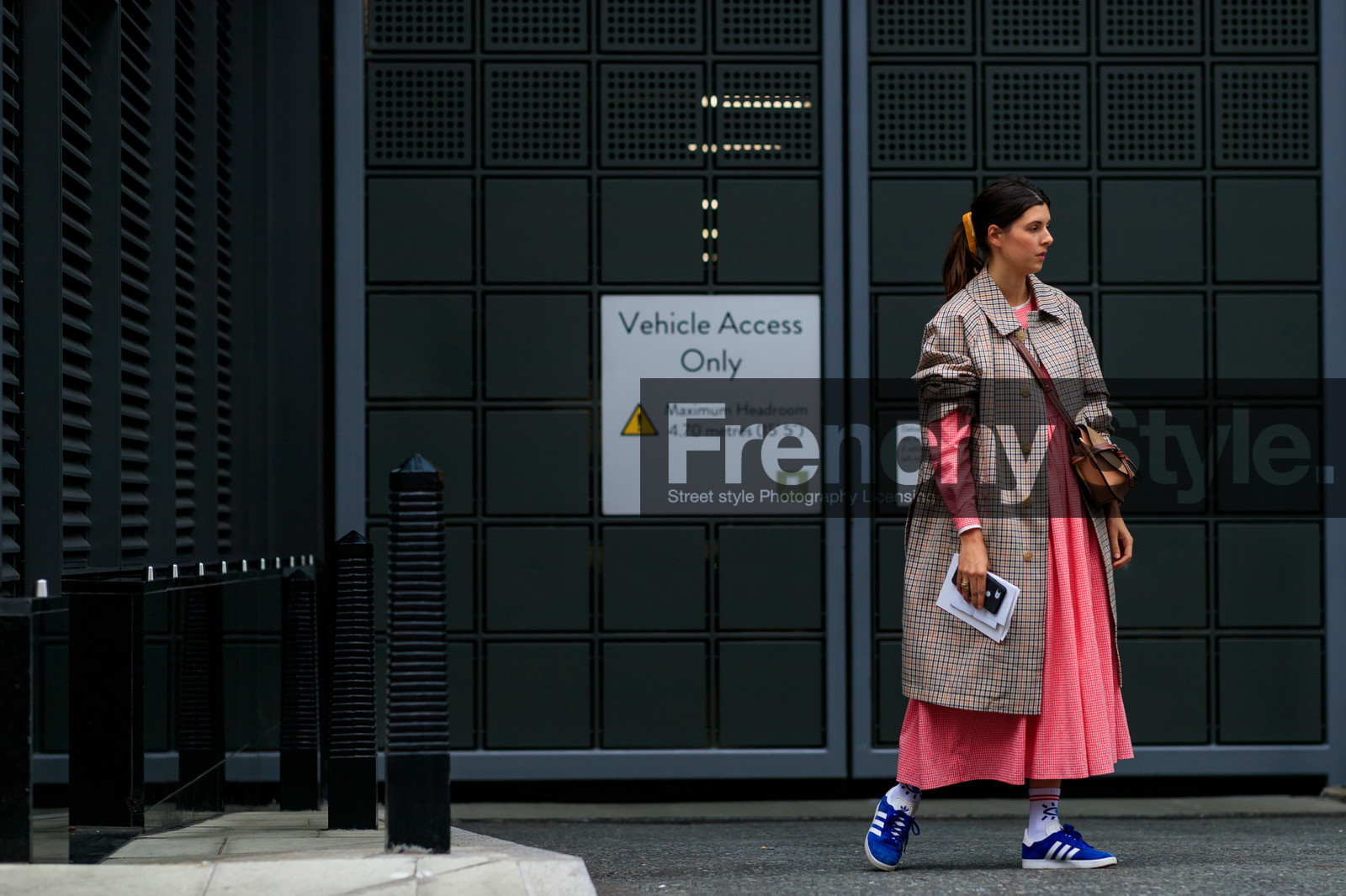 red dress, vichy printed dress, checked dress, mid long dress, adidas sneakers, gazelle sneakers, blue sneakers, loewe bag, crossbody bag, beige leather bag, brown leather bag, checked trench coat, white socks, sportswear socks, loose dress, fashion week, frenchystyle, FW, jonathan paciullo, street style, atmosphere details, horizontal, full length