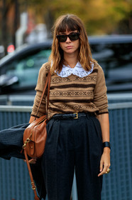 natasha goldenberg, camel pullover, beige pullover, brown pullover, jacquard pullover, big collar, miu miu pullover, miu miu shirt, dark grey pants, carrot pants, belted pants, black leather belt, animal skin belt, big ring, cartier ring, animal shape ring, brown leather bag, PARIS, PFW, SPRING SUMMER 2020, SS 20, fashion week, frenchystyle, FW, jonathan paciullo, street style, vertical, atmosphere details, detail