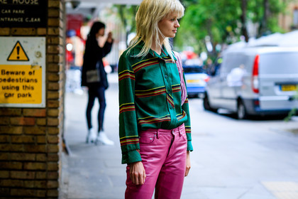 graphic shirt, green shirt, green shoes, leather bag, leather pants, leather shoes, model, pink bag, pink pants, printed shirt, trousers, fashion week, frenchystyle, FW, jonathan paciullo, street style, LFW, LONDON, SPRING SUMMER 2019, SS 19, atmosphere details, horizontal, detail