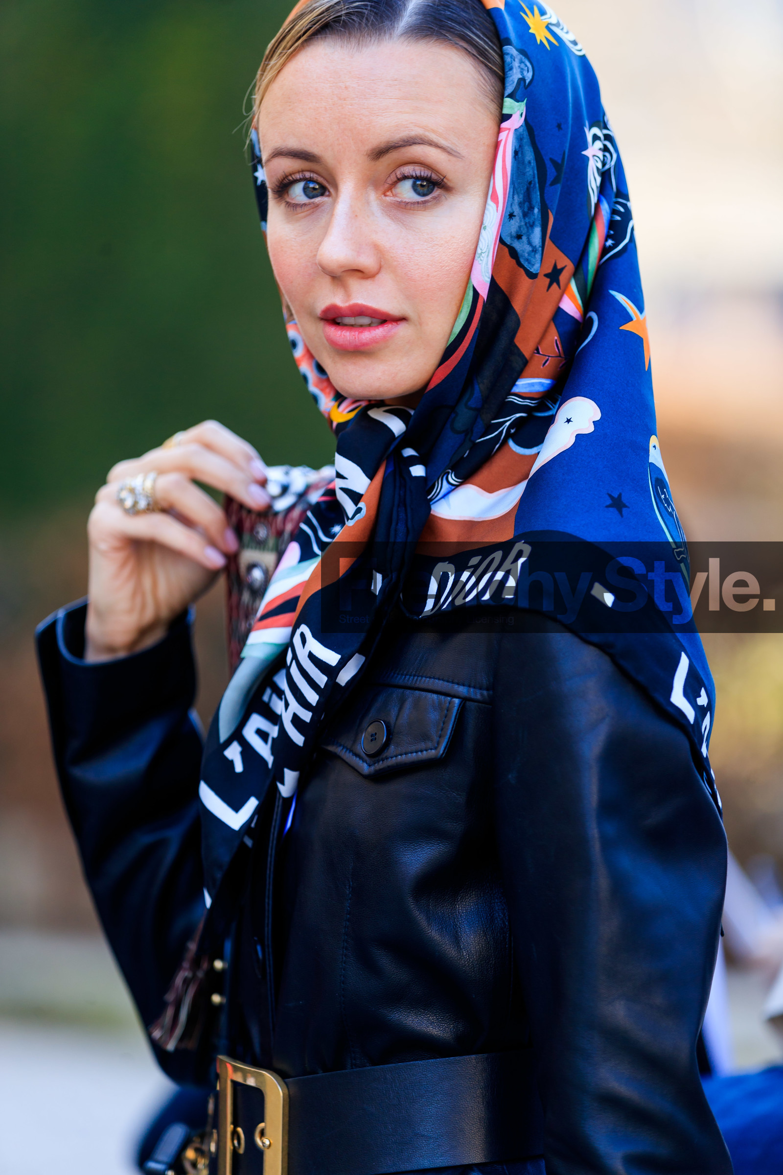 black jacket, blue scarf, christian dior, headscarf, leather jacket, fashion week, frenchystyle, FW, jonathan paciullo, street style, PFW, PARIS, AUTUMN WINTER 2019-2020, AW 19-20, FALL WINTER 2019-2020, FW 19-20, vertical, atmosphere details, detail