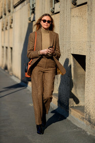 scale sunglasses, beige pants, beige pullover, beige jacket, checked jacket, checked pants, brown jacket, brown pants, turtleneck pullover, camel leather bag, black leather bag, bicolor bag, loewe bag, shoulder bag, black polish boots, fashion week, frenchystyle, FW, jonathan paciullo, street style, MFW, MILAN, AUTUMN WINTER 2020-2021, FALL WINTER 2020-2021, FW 20-21, vertical, full length