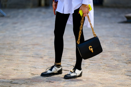black and white shoes, black bag, bracelet, christian dior, derbies, leather bag, leather shoes, rings, tights, white shirt, fashion week, frenchystyle, FW, jonathan paciullo, street style, PFW, PARIS, horizontal, atmosphere details, detail, AUTUMN WINTER 2018-2019, FALL WINTER 2018-2019, FW 18-19, caro daur