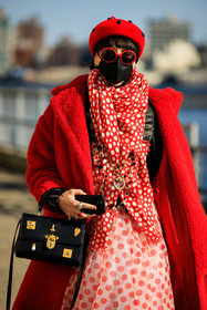 full red look, dotted look, red beret, red coat, furry coat, white and red dress, printed midi dress, red dots dress, red dots scarf, schiaparelli handbag, black handbag, fashion week, frenchystyle, FW, jonathan paciullo, street style, NYFW, NEW YORK, AUTUMN WINTER 2022-2023, FALL WINTER 2022_2023, FW 22-23, vertical, atmosphere details