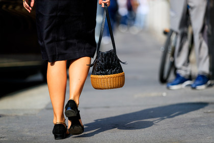 basket, black bag, black shoes, leather bag, leather shoes, miu miu, fashion week, frenchystyle, FW, jonathan paciullo, street style, MFW, MILAN, SPRING SUMMER 2019, SS 19, atmosphere details, horizontal, detail