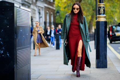 bordeaux, burgundy, elizabeth von der goltz, green coat, high boots, high heels, leather shoes, over the shoulder, red boots, red dress, sunglasses, fashion week, frenchystyle, FW, jonathan paciullo, street style, LFW, LONDON, SPRING SUMMER 2019, SS 19, atmosphere details, horizontal, full length