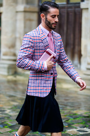dior bag, pink bag, box bag, red jacket, navy blue jacket, white jacket, pink tie, knit tie, checked jacket, plaid jacket, black skirt, pleated skirt, thom browne jacket, thom browne skirt, fashion week, frenchystyle, FW, jonathan paciullo, street style, PFW, PARIS, vertical, atmosphere details, detail
