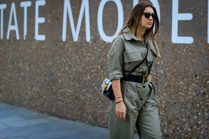 kaki jumpsuit, black sunglasses, black leather belt, black leather bag, gucci bag, multi bracelet, lucky charm bracelet, fashion week, frenchystyle, FW, jonathan paciullo, street style, atmosphere details, horizontal, detail