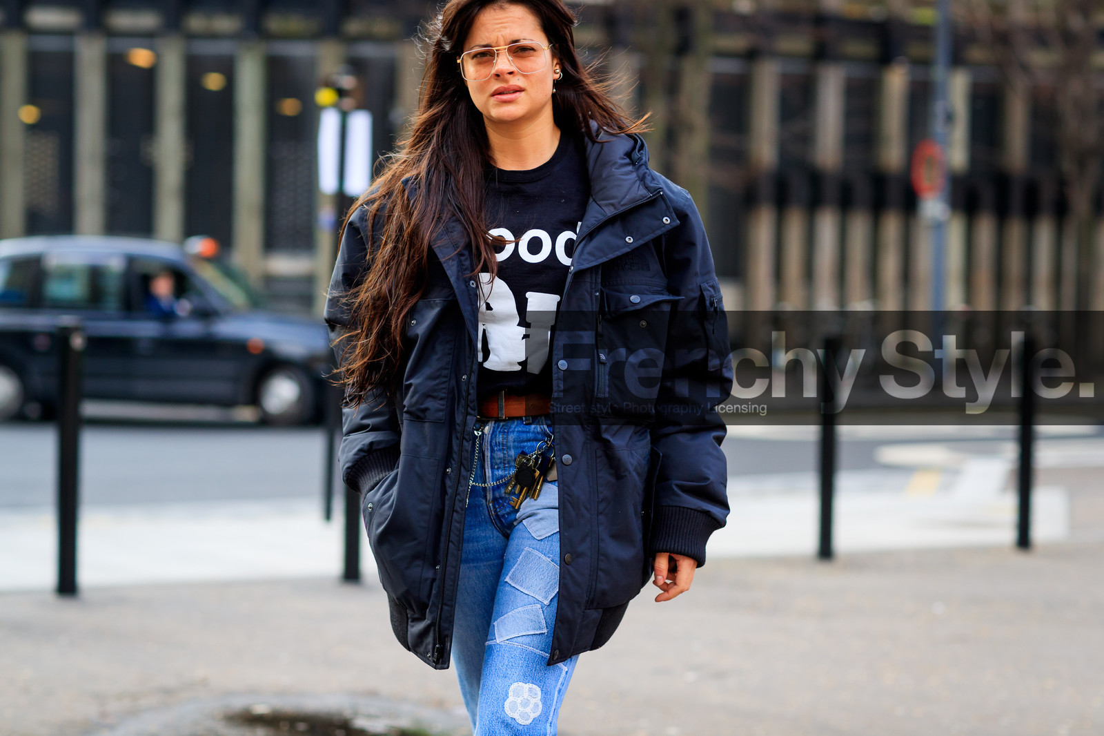 atmosphere details, AUTUMN WINTER 2017-2018, AW 17-18, black jacket, black t shirt, blue denim, denim pants, detail, FALL WINTER 2017-2018, fashion week, frenchystyle, FW, FW 17-18, horizontal, jeans, jonathan paciullo, LFW, LONDON, parka, ripped pants, street style, trousers