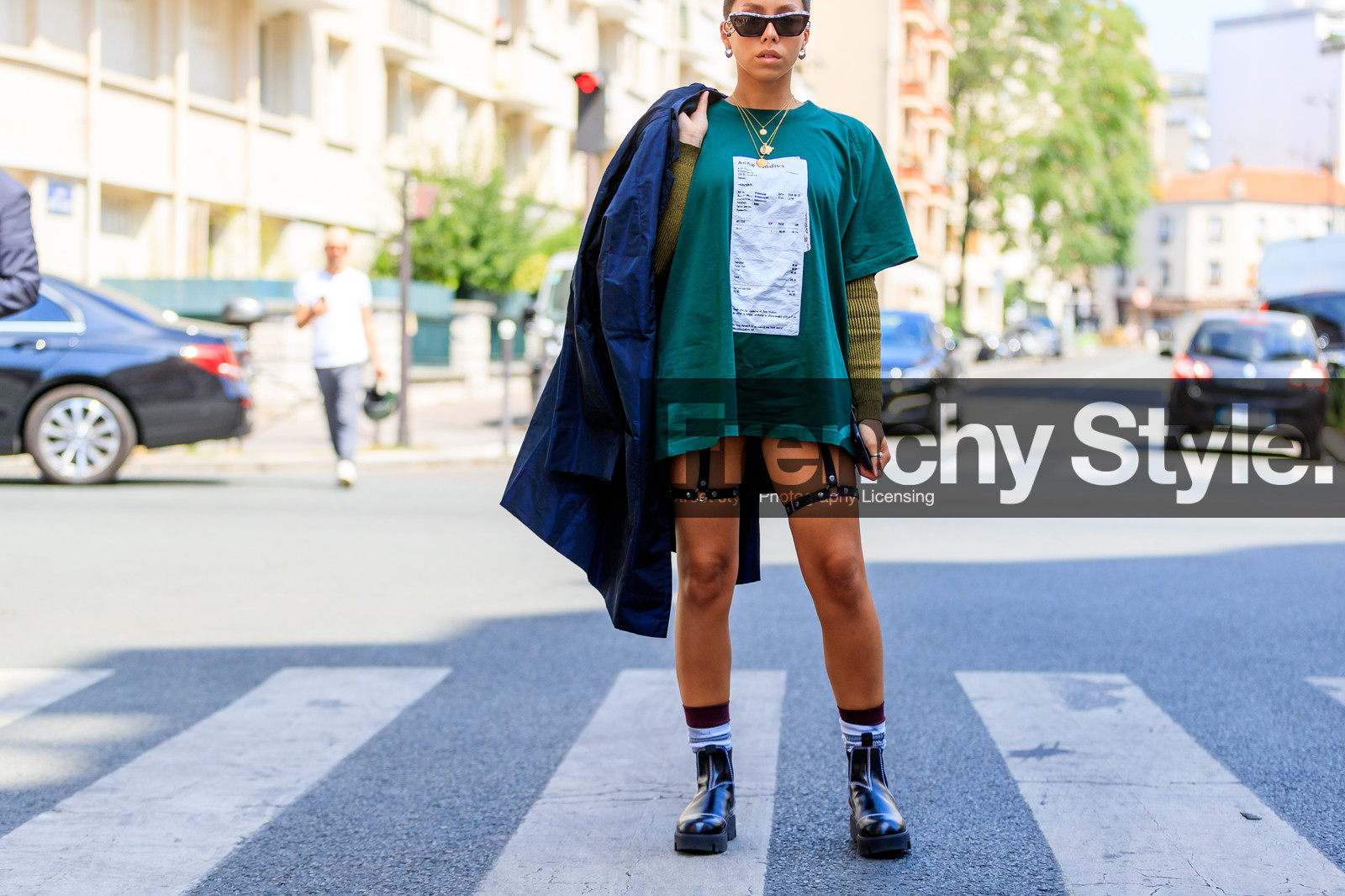 acne studios, black shoes, dyed hair, green top, harness, leather shoes, necklace, printed t shirt, sunglasses, fashion week, frenchystyle, FW, jonathan paciullo, street style, PFW, PARIS, atmosphere details, horizontal, full length, AUTUMN WINTER 2018-2019, FALL WINTER 2018-2019, FW 18-19
