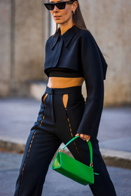 Alice Barbier, bag, black crop top, black jacket, black pants, black sunglasses, crop jacket, crop top, cut out, green bag, high waist pants, leather bag, pants, sunglasses, street style, jonathan paciullo, FW, frenchystyle, fashion week, PFW, PARIS, SPRING SUMMER 2022, SS 22, vertical, atmosphere details