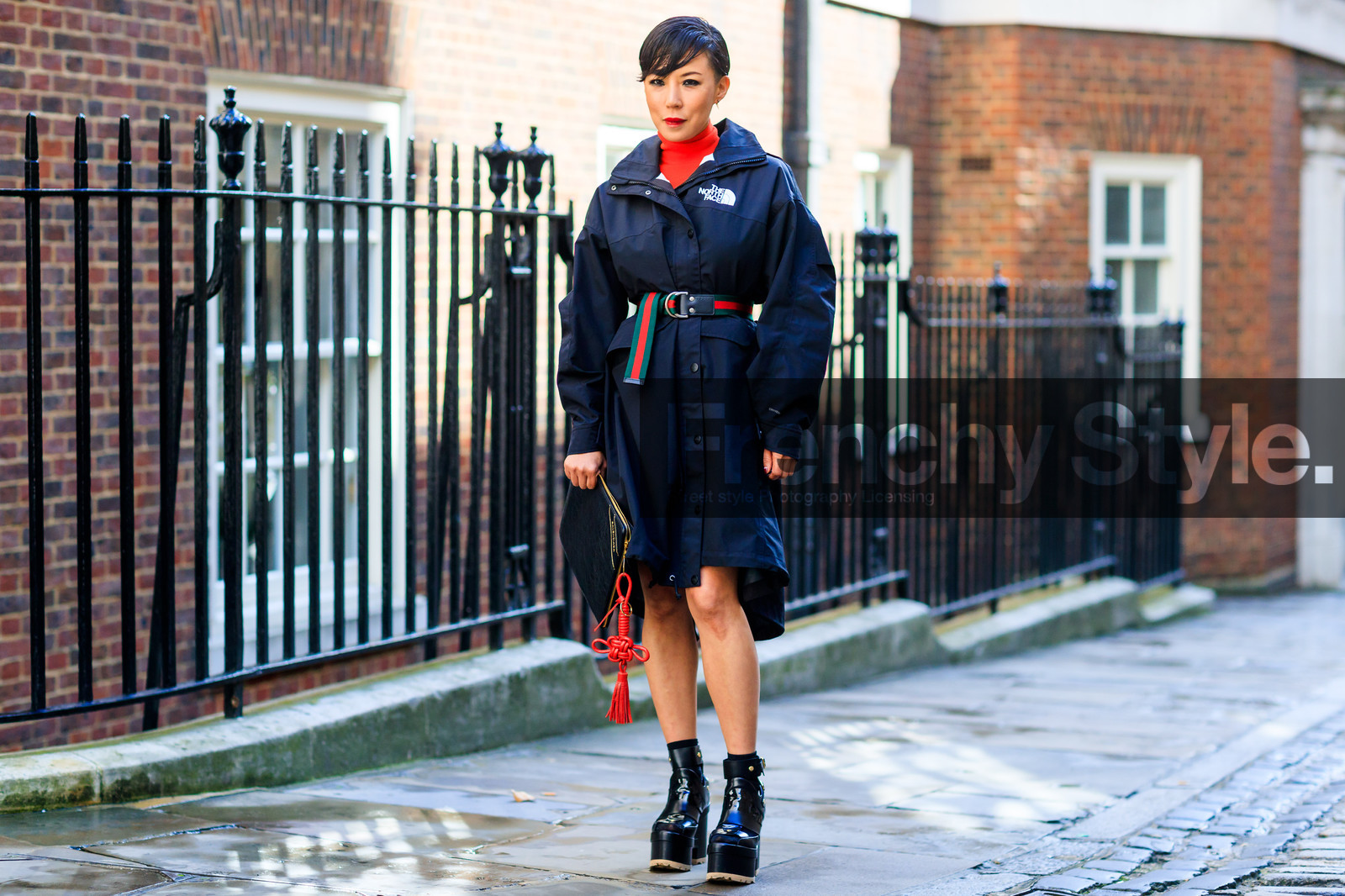 atmosphere details, balenciaga, black bag, black clutch, black coat, black jacket, black shoes, blazer, fashion week, frenchystyle, full length, FW, high heels, horizontal, jonathan paciullo, leather bag, leather shoes, LFW, LONDON, north face, parka, red sweater, SPRING SUMMER 2018, SS 18, street style