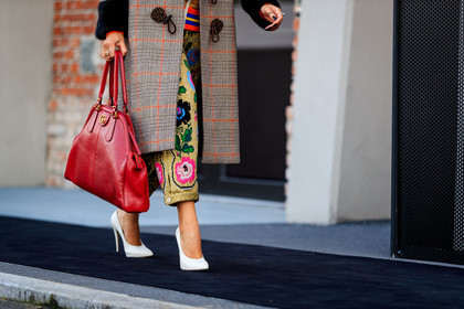 brown coat, checked, embroideries, floral, flowers, graphic jacket, graphic pants, gucci, high heels, leather bag, leather shoes, plaid, printed jacket, printed pants, red bag, trousers, white shoes, yellow jacket, yellow pants, fashion week, frenchystyle, FW, jonathan paciullo, street style, MFW, MILAN, AUTUMN WINTER 2018-2019, FALL WINTER 2018-2019, FW 18-19, horizontal, atmosphere details, thassia naves