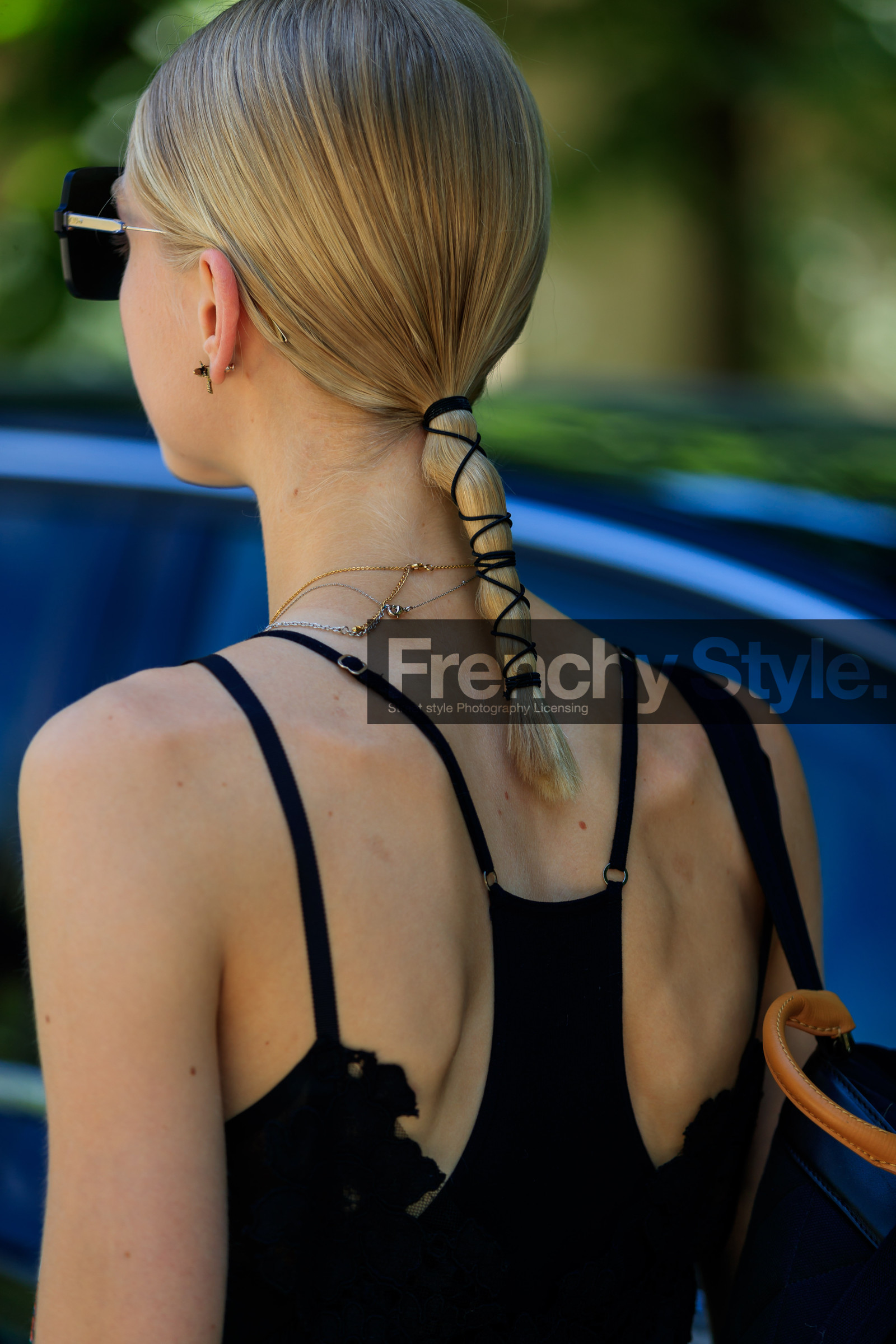 earrings, hairstyle, blond hair, fashion week, frenchystyle, FW, jonathan paciullo, street style, PFW, PARIS, vertical, detail, atmosphere details, model, AUTUMN WINTER 2018-2019, FALL WINTER 2018-2019, FW 18-19